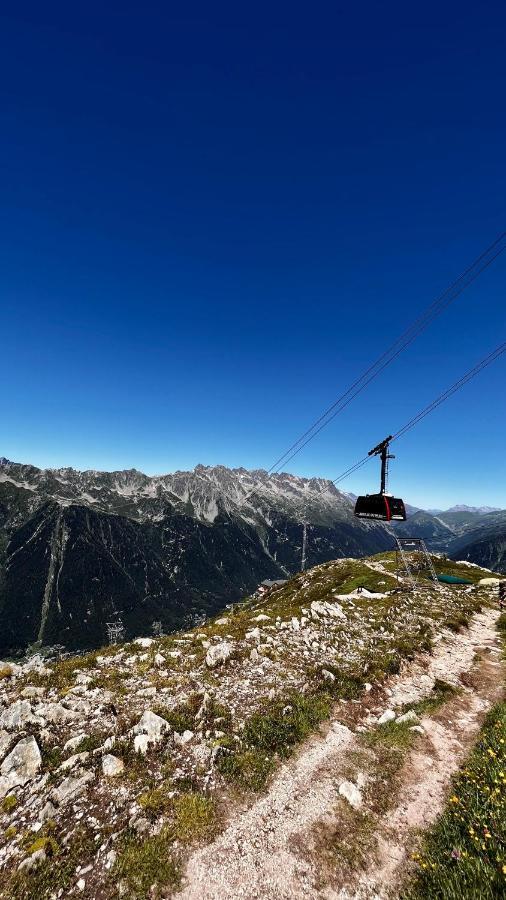 Le Nid De L'Aiguille - Au Pied De L'Aiguille Du Midi Διαμέρισμα Σαμονί Εξωτερικό φωτογραφία
